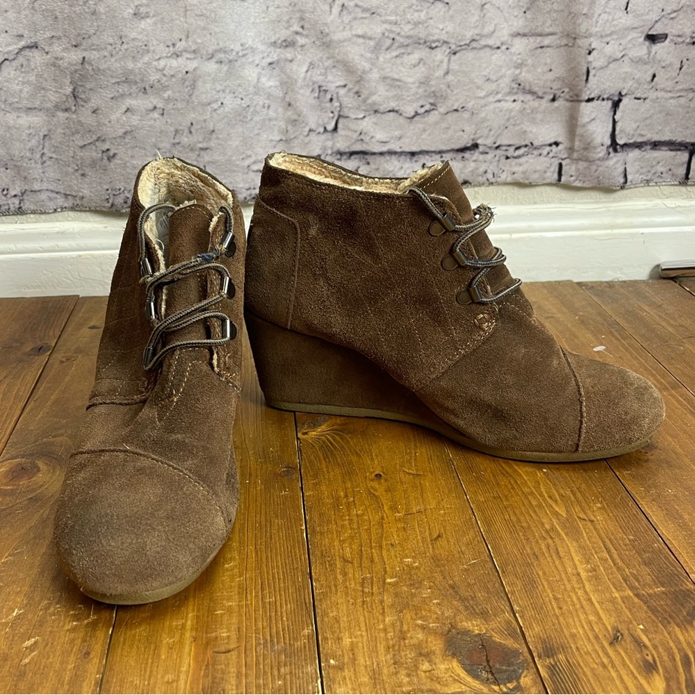 Toms brown suede wedge ankle booties size 10